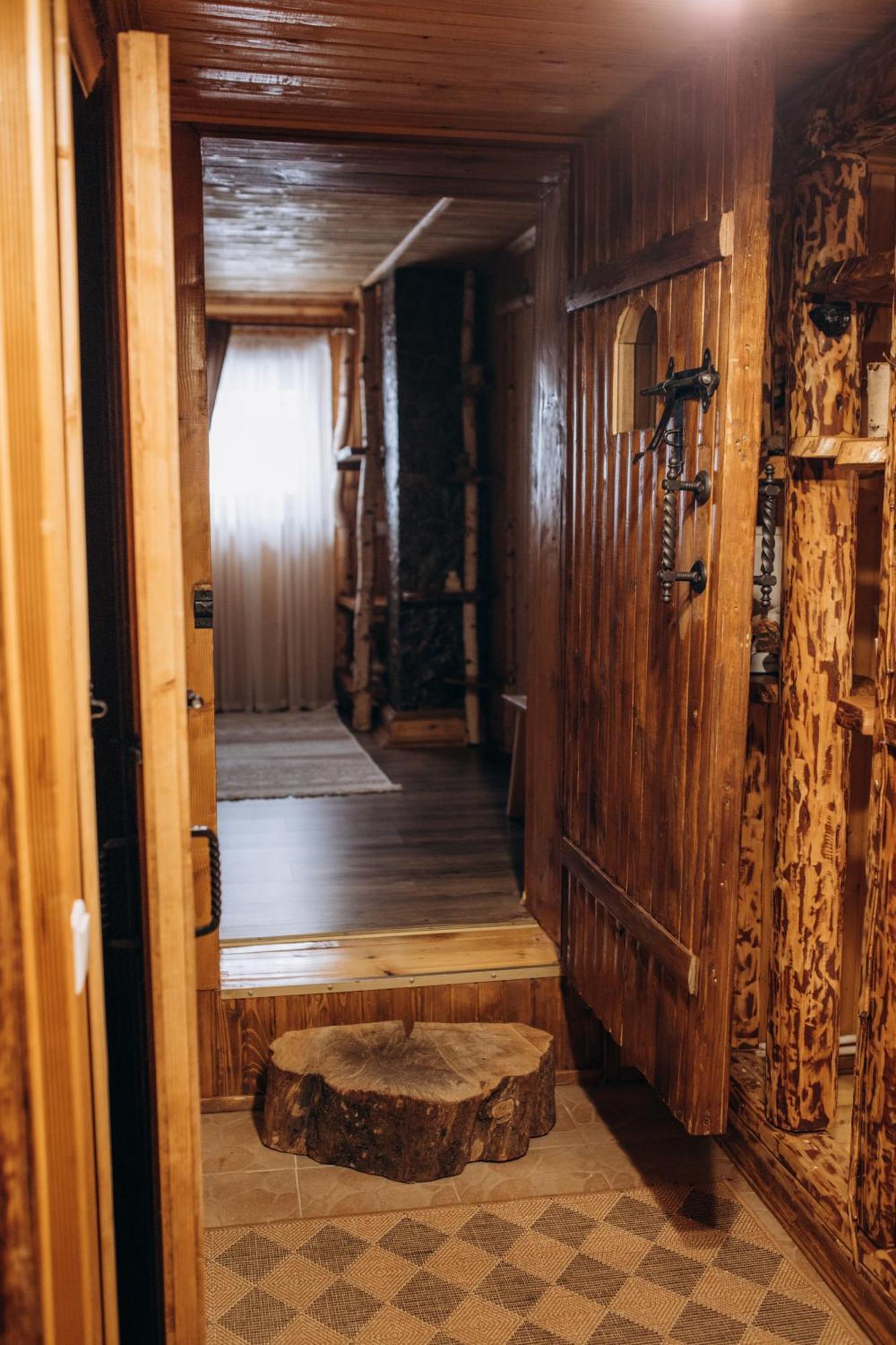 Dolyna Mykolaya Villa Migovo Rum bild