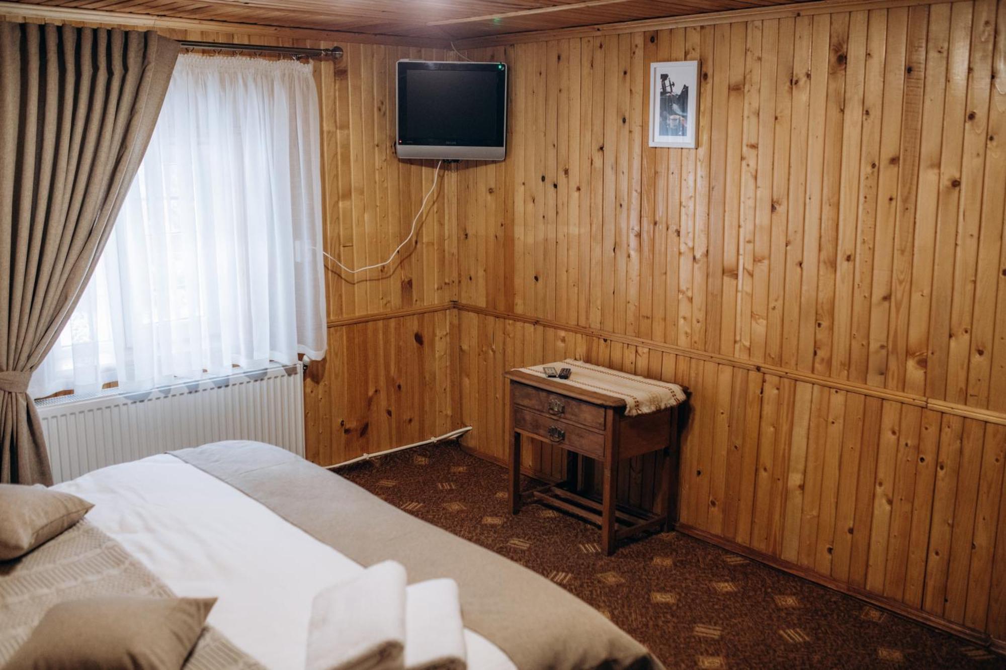 Dolyna Mykolaya Villa Migovo Rum bild
