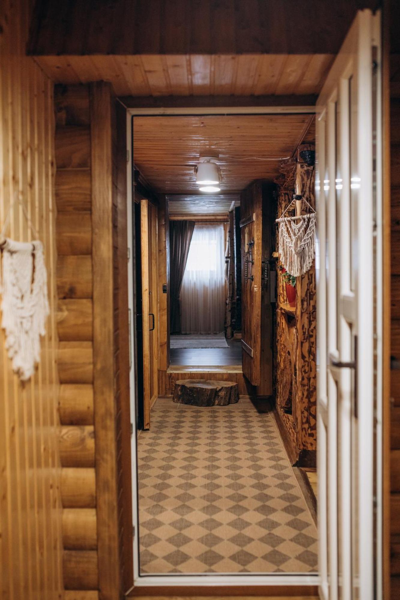 Dolyna Mykolaya Villa Migovo Rum bild