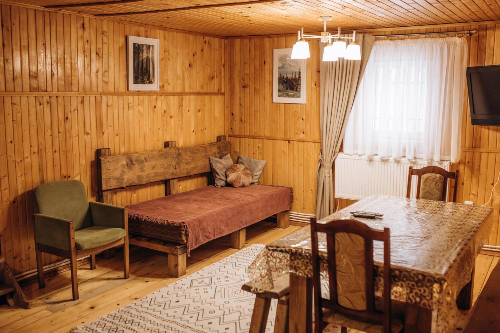 Dolyna Mykolaya Villa Migovo Rum bild