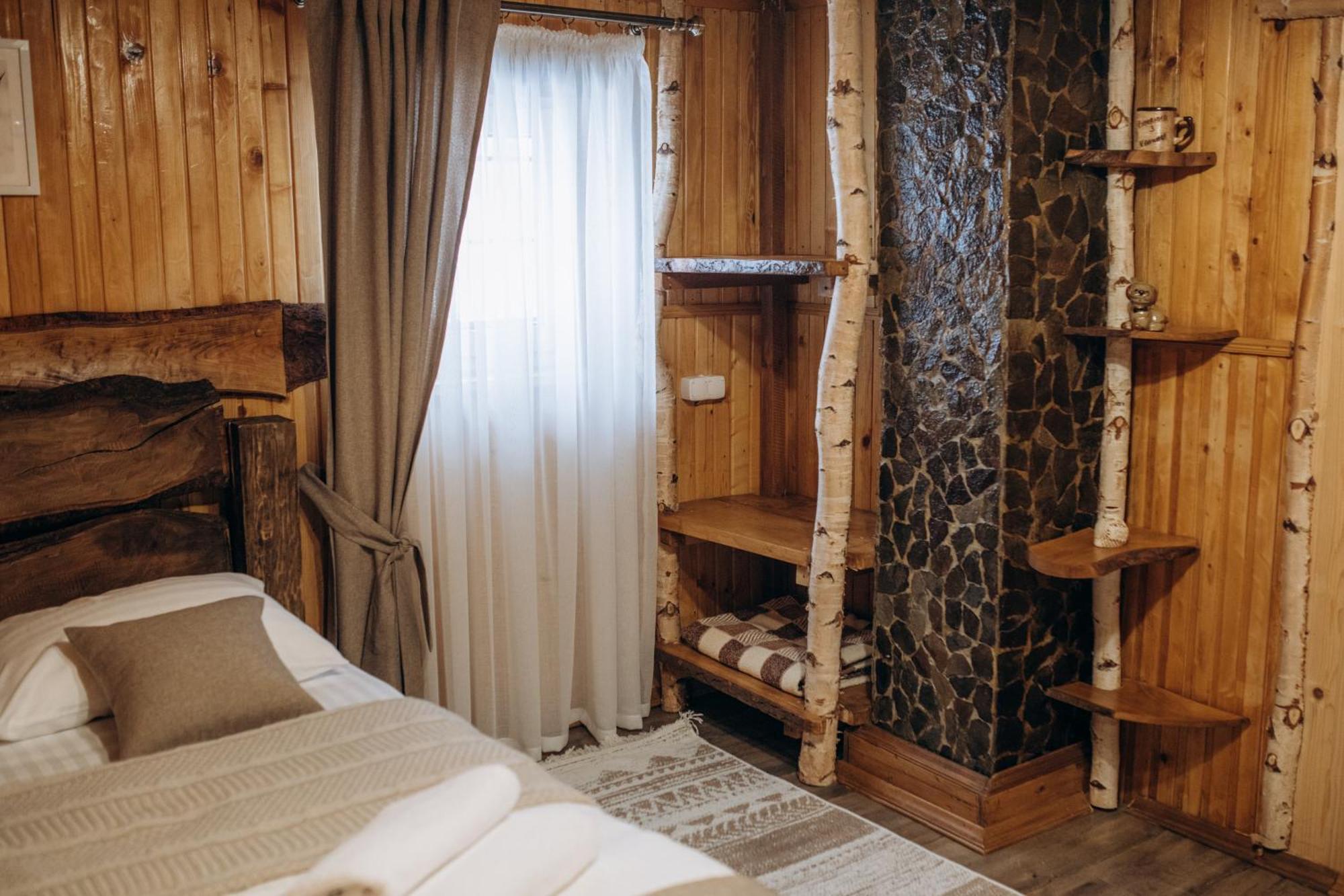 Dolyna Mykolaya Villa Migovo Rum bild